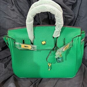 Elegant Green Leather Handbag